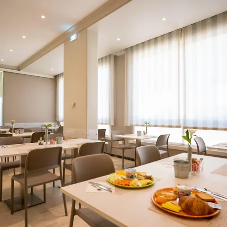 Radar Hotel 3*